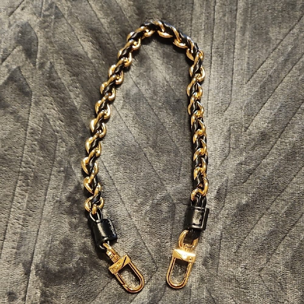 MICHAEL Michael Kors Black and Gold Chain Key/Card Holder Strap